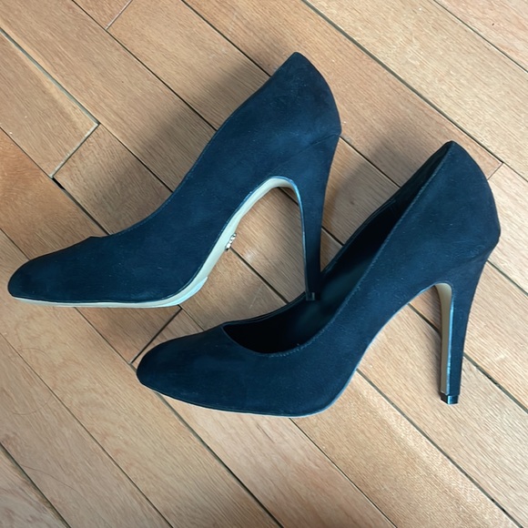 Classic black pumps - Picture 2 of 3